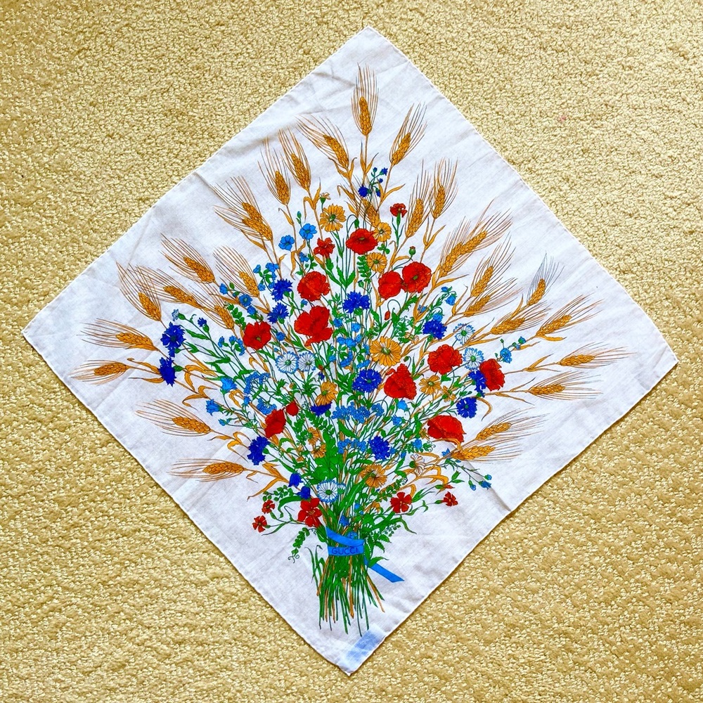 Vintage GUCCI 1980s Floral & Wheat Sheath Bouquet Cotton Scarf